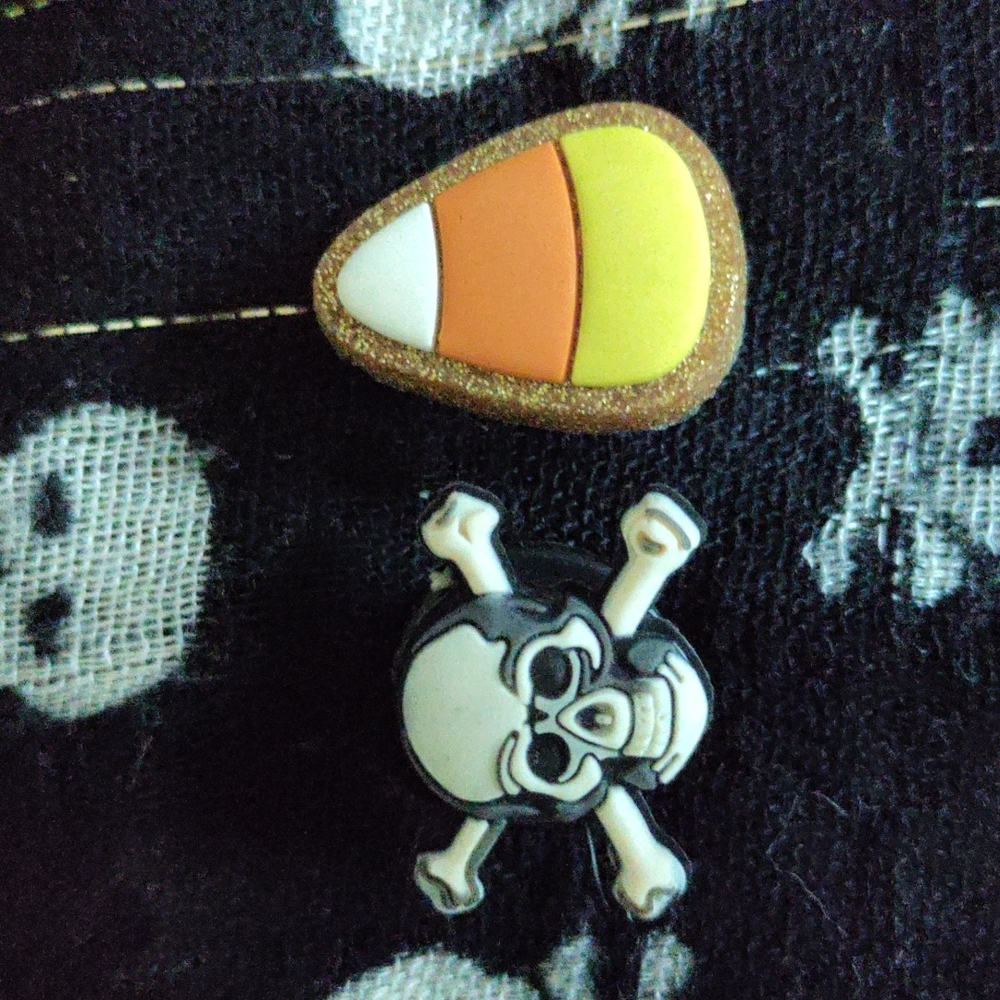 ☠️SKULL & CANDY CORN 🎃 HALLOWEEN SHOE JIBBETS DECORATIONS/🪬🏴‍☠️⚰️ ACCESSORIES